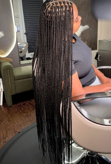 Regular Knotless Braids by Black Diamants Hairbraiding